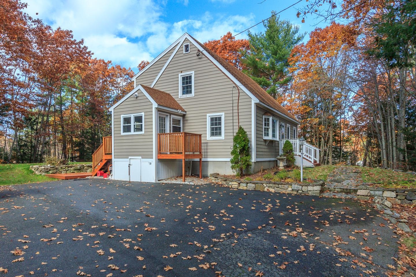 7 Blake Road Raymond, NH 03077 - Photo 4 of 40