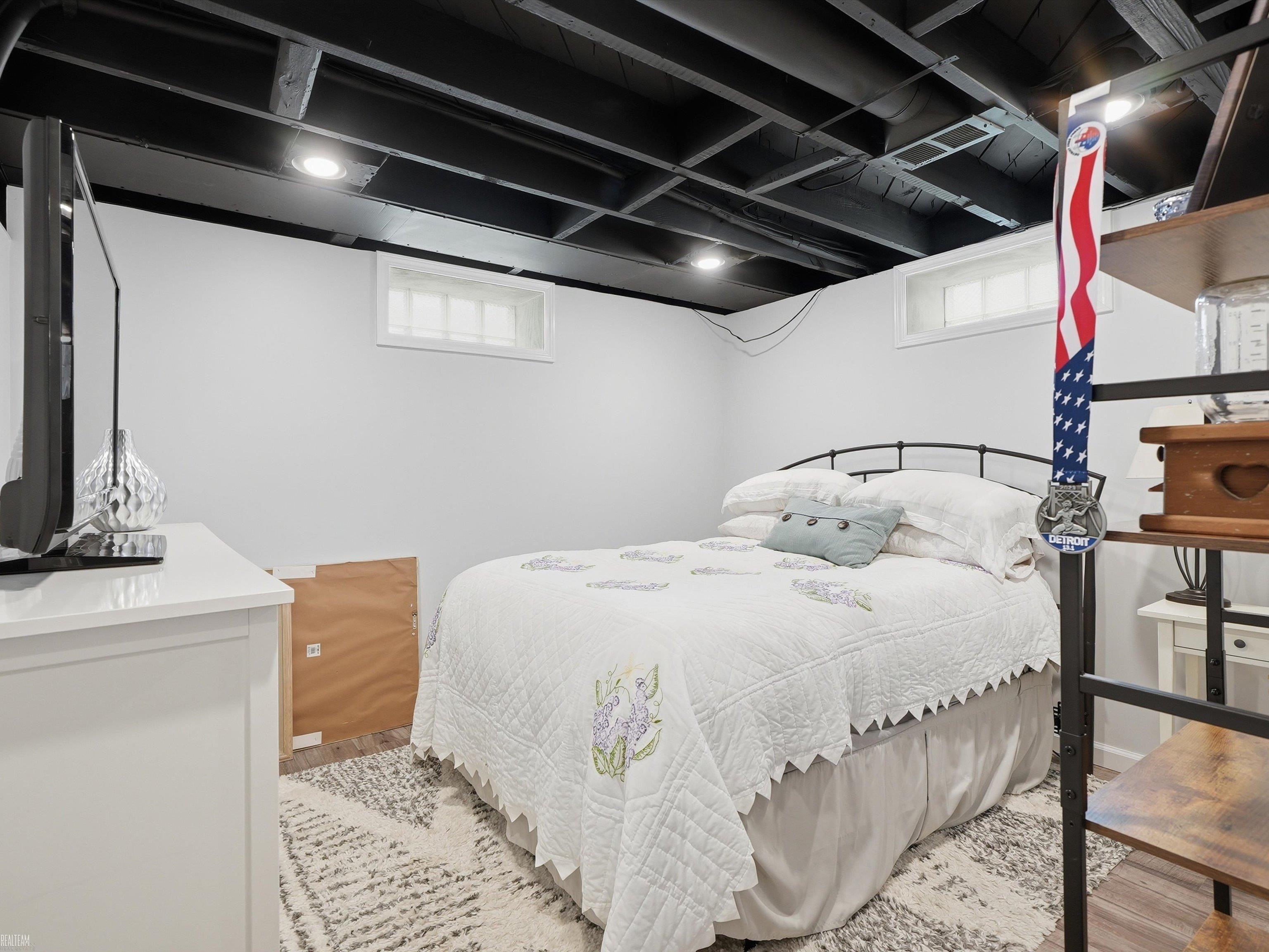 2622 Bembridge Road Royal Oak, MI 48073 - Photo 28 of 46