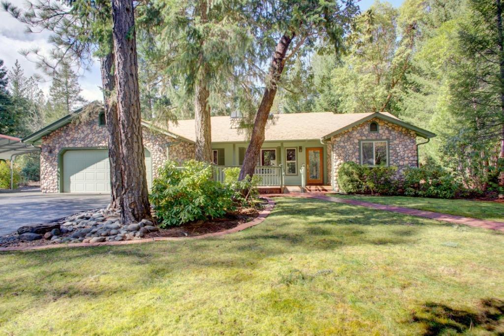 358 Felkner Road Grants Pass, OR 97527 - Photo 1 of 32 Primary Photo