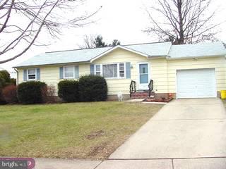 32 Running Brook Road Ewing, NJ 08638 - Photo 1 of 6