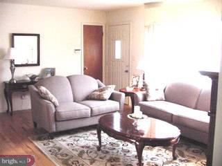 32 Running Brook Road Ewing, NJ 08638 - Photo 2 of 6