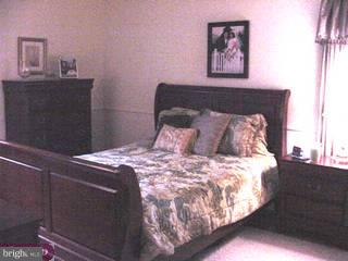 32 Running Brook Road Ewing, NJ 08638 - Photo 4 of 6
