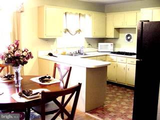 32 Running Brook Road Ewing, NJ 08638 - Photo 5 of 6