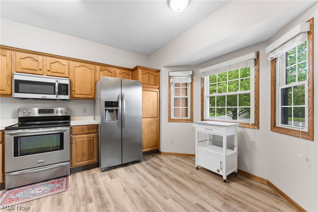 2423 Charing Cross Road Northwest Canton, OH 44708 - Photo 8 of 42 Eat in kitchen