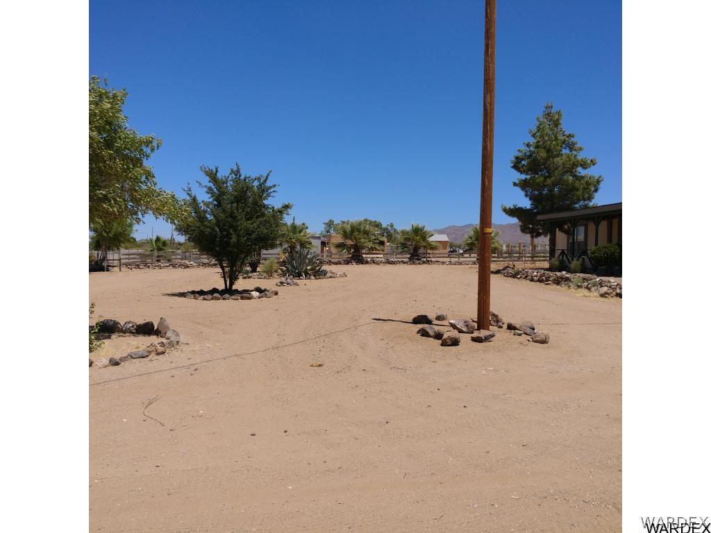 586 Bacobi Road Golden Valley, AZ 86413 - Photo 4 of 36