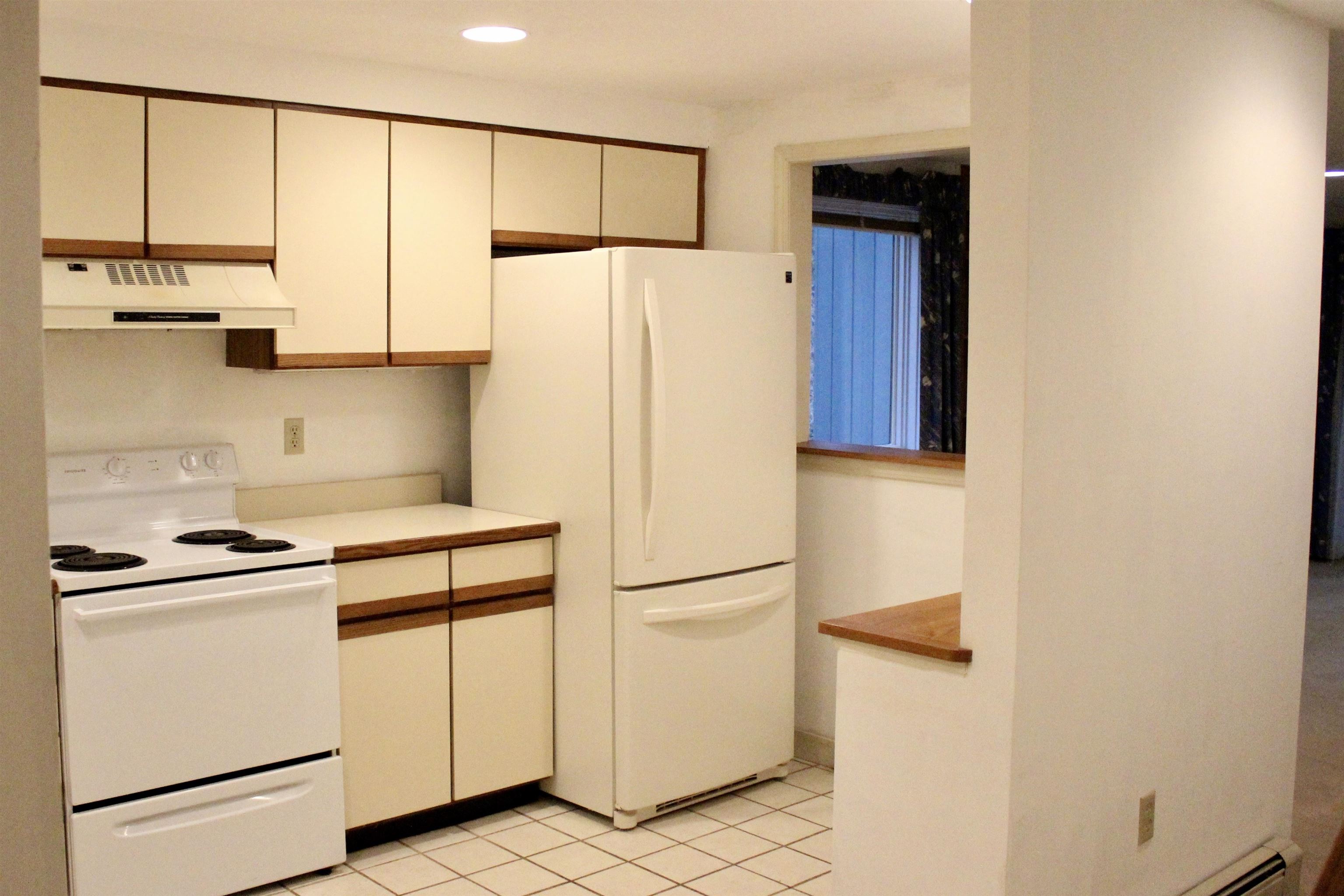 43 Brookside Drive, Unit 43 Stratham, NH 03885 - Photo 4 of 28