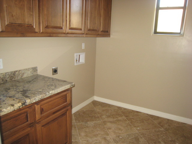 450 East Briles Road Phoenix, AZ 85085 - Photo 4 of 16 IMG_2547