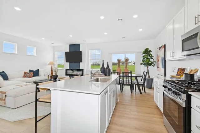 $359,980 | 6225 205th Street North, Forest Lake, MN 55025