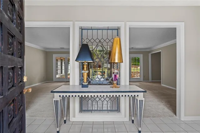 a view of entryway with furniture