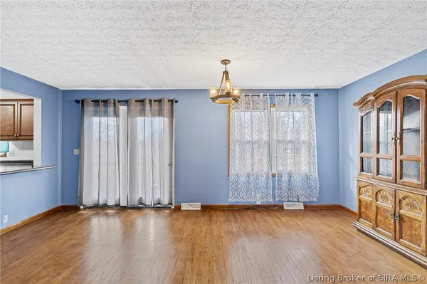 $279,900 | 2301 Blackmore Street, Madison, IN 47250