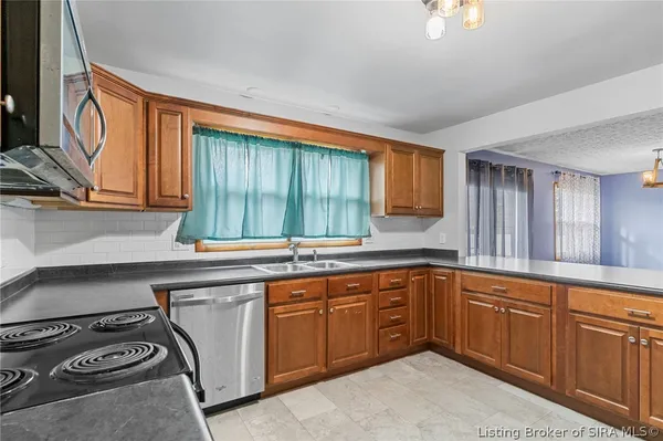 $279,900 | 2301 Blackmore Street, Madison, IN 47250