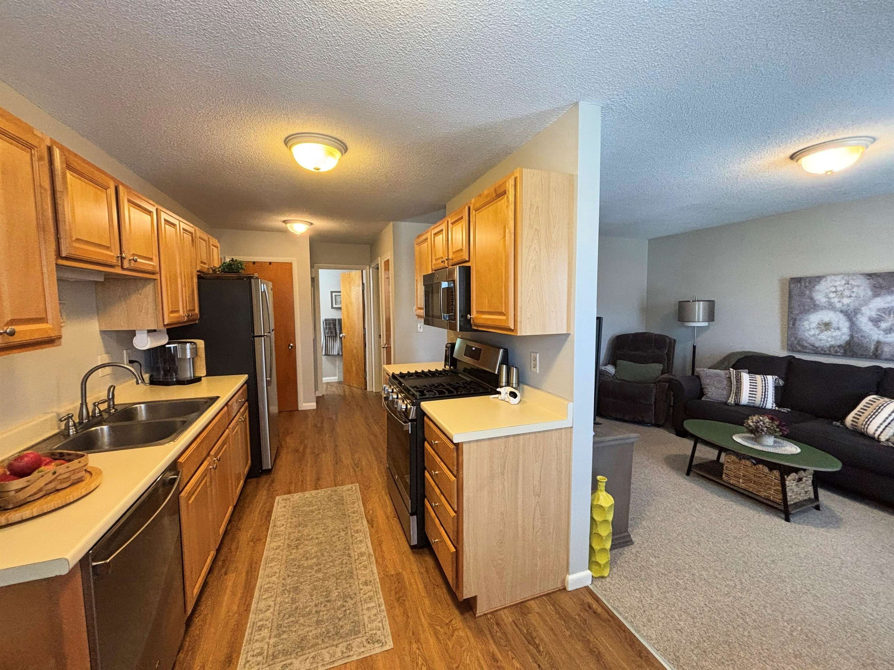 87 Winnacunnet Road, Unit 8 Hampton, NH 03842 - Photo 8 of 28 Gallery Image 8