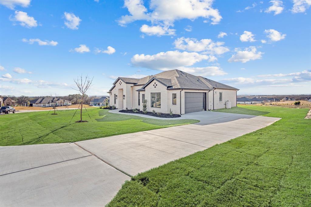 412 Caprock Lane Azle, TX 76020 - Photo 3 of 40