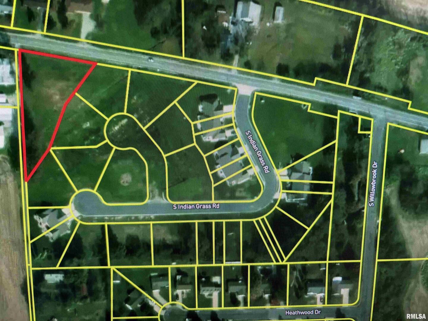 a view of a tennis court