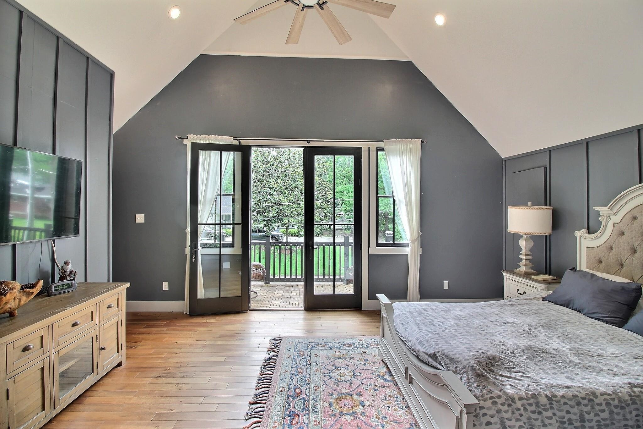 245 North Main Street Collierville, TN 38017 - Photo 20 of 37 Complete with BALCONY!