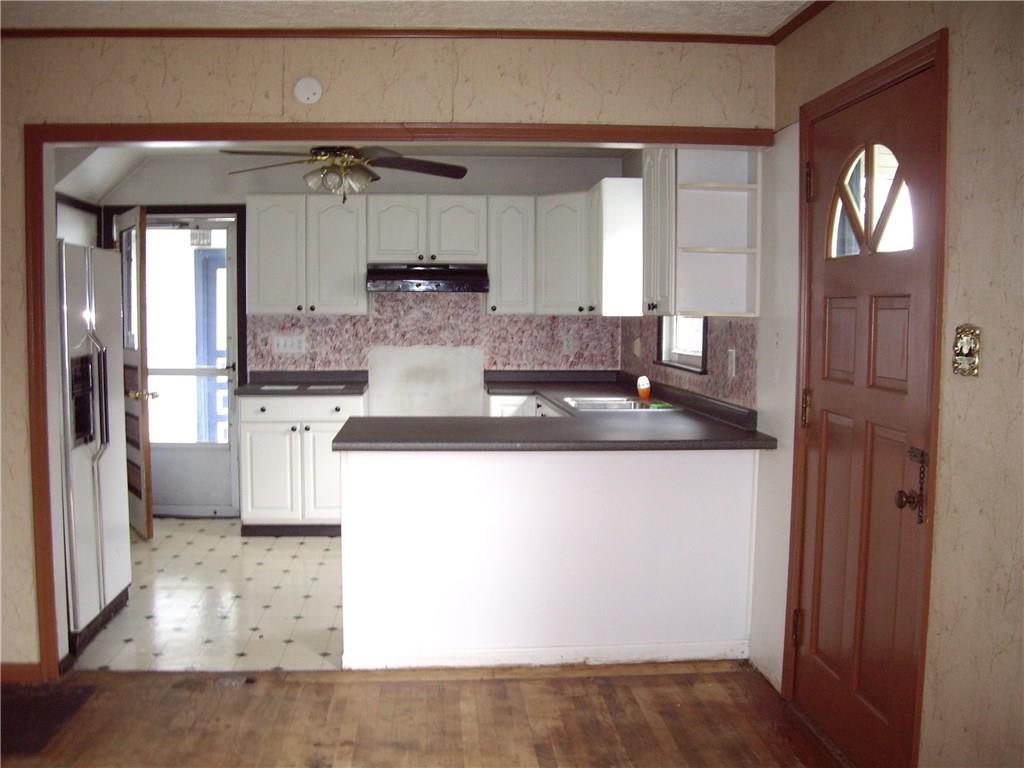 475 Country Club Road Washington, PA 15301 - Photo 3 of 14 Gallery Image 3