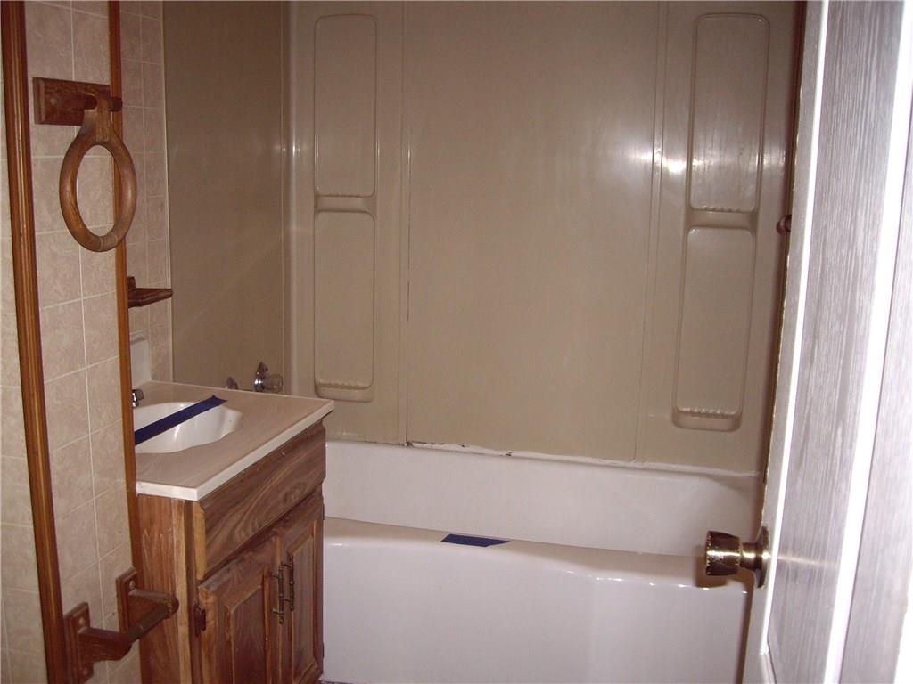 475 Country Club Road Washington, PA 15301 - Photo 6 of 14 Gallery Image 6
