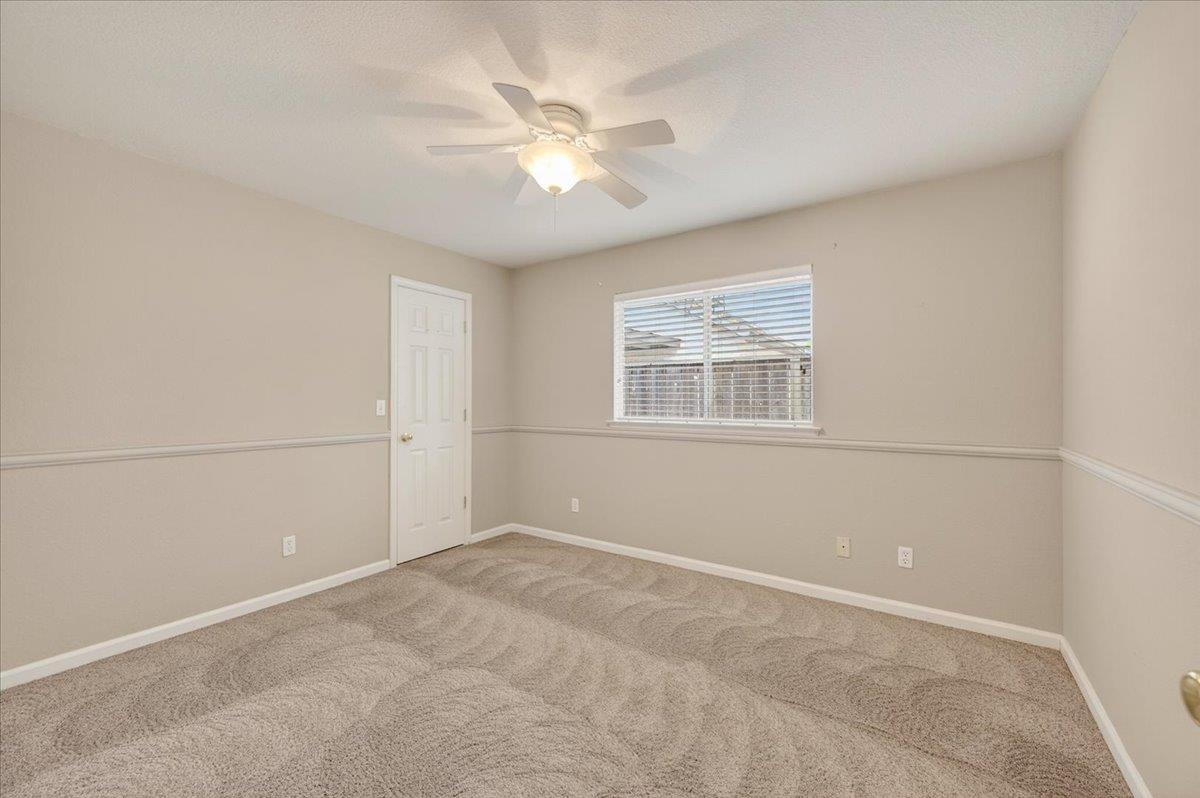 2375 Fallbrook Avenue Clovis, CA 93611 - Photo 14 of 34