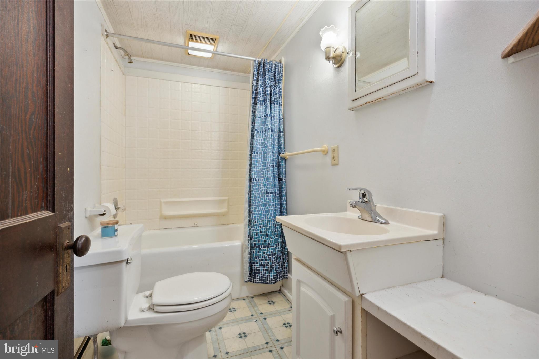 6819 Limestone Road Avondale, PA 19311 - Photo 3 of 28