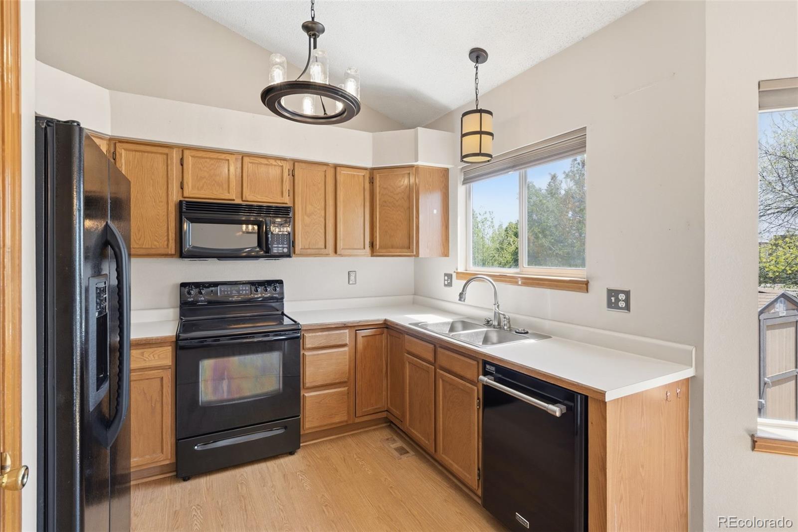 13348 Cherry Circle Thornton, CO 80241 - Photo 7 of 27