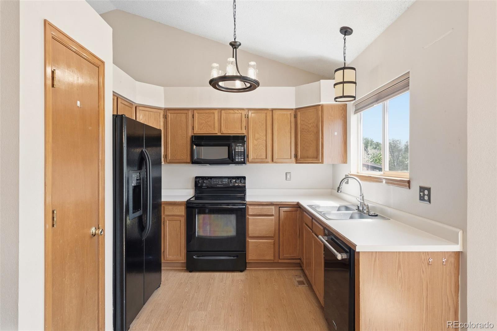 13348 Cherry Circle Thornton, CO 80241 - Photo 8 of 27