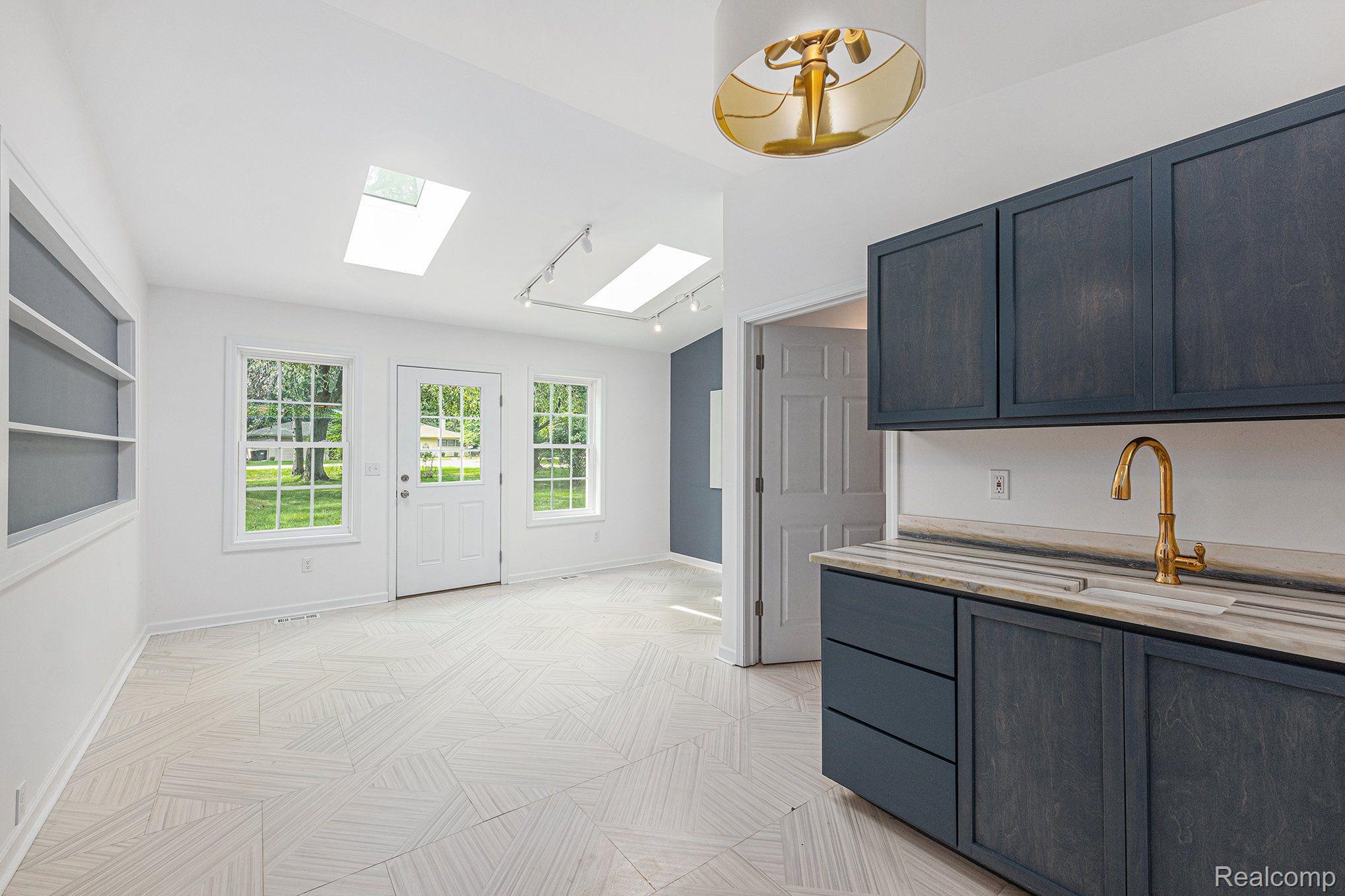 430 Willow Tree Lane Rochester, MI 48306 - Photo 18 of 33 Gallery Image 18