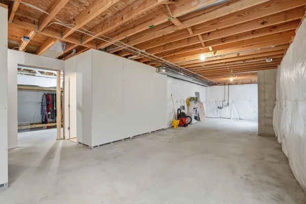 $579,900 | 1144 Mary Ellen Drive, Crown Point, IN 46307