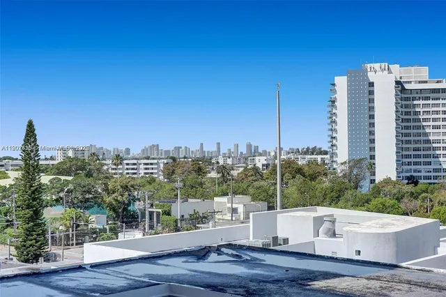 $259,000 | 7620 Carlyle Avenue, Unit 703, Miami Beach, FL 33141