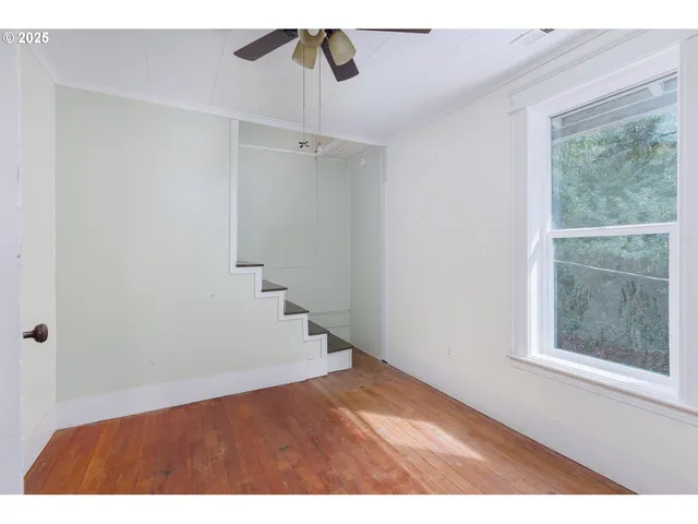 a view of entryway with stairs