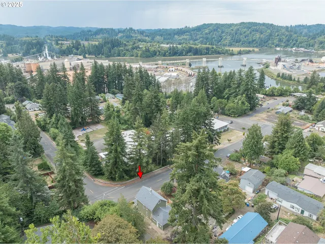 $528,000 | 492 Southeast 3rd Street, Toledo, OR 97391