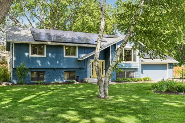 $650,000 | 405 Merrimac Lane North, Plymouth, MN 55447