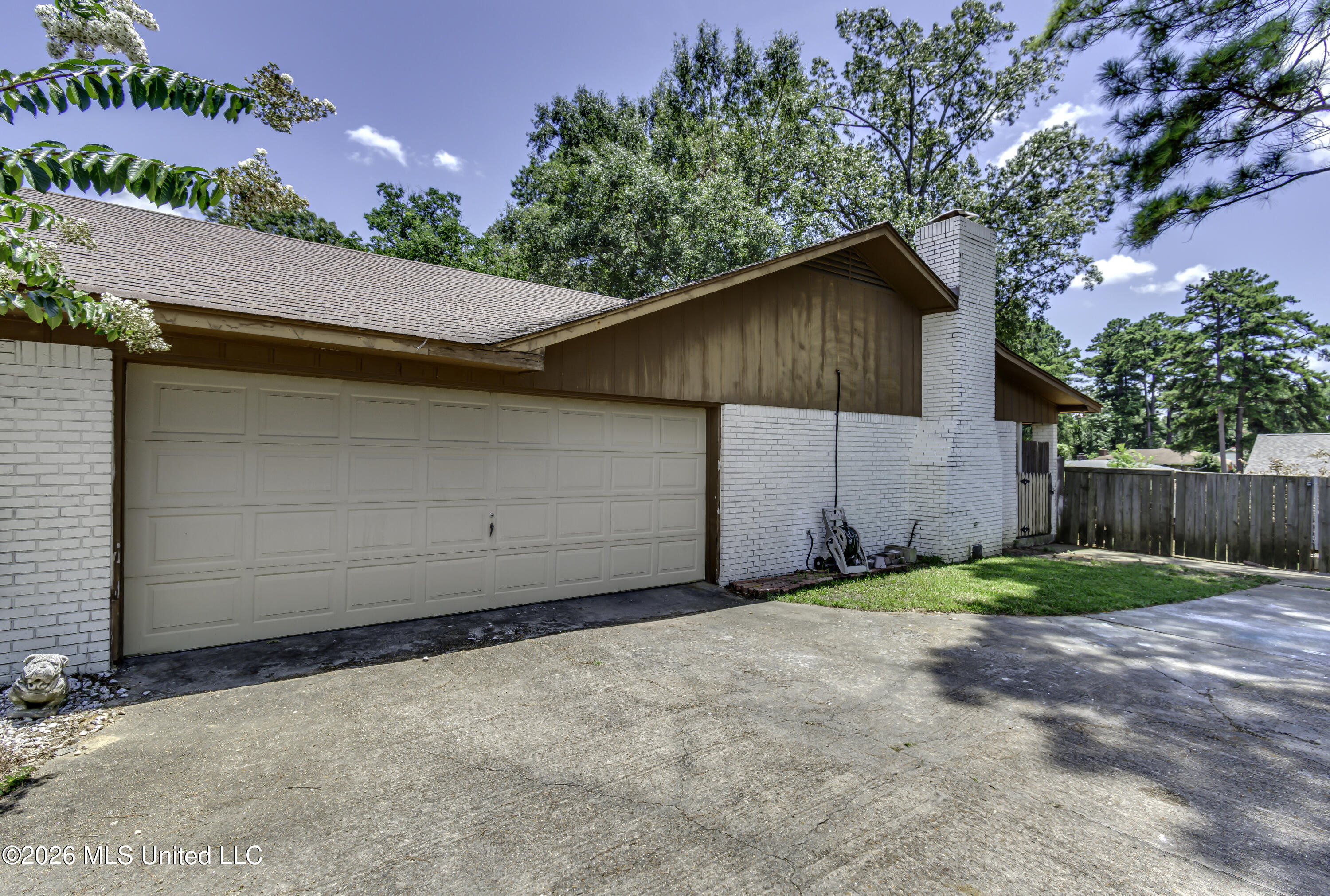 126 Ridge Road Brandon, MS 39042 - Photo 3 of 48 126 Ridge Rd--9
