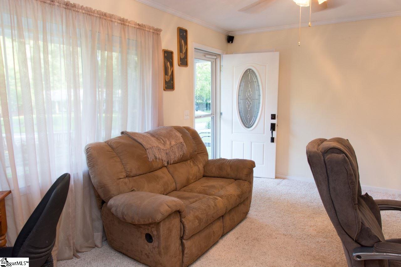 207 Springvale Drive Mauldin, SC 29662 - Photo 3 of 20 Gallery Image 3
