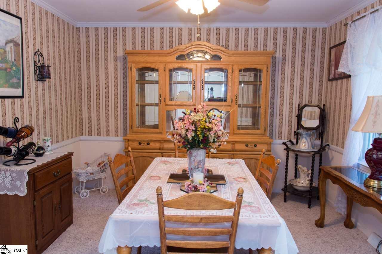 207 Springvale Drive Mauldin, SC 29662 - Photo 4 of 20 Gallery Image 4