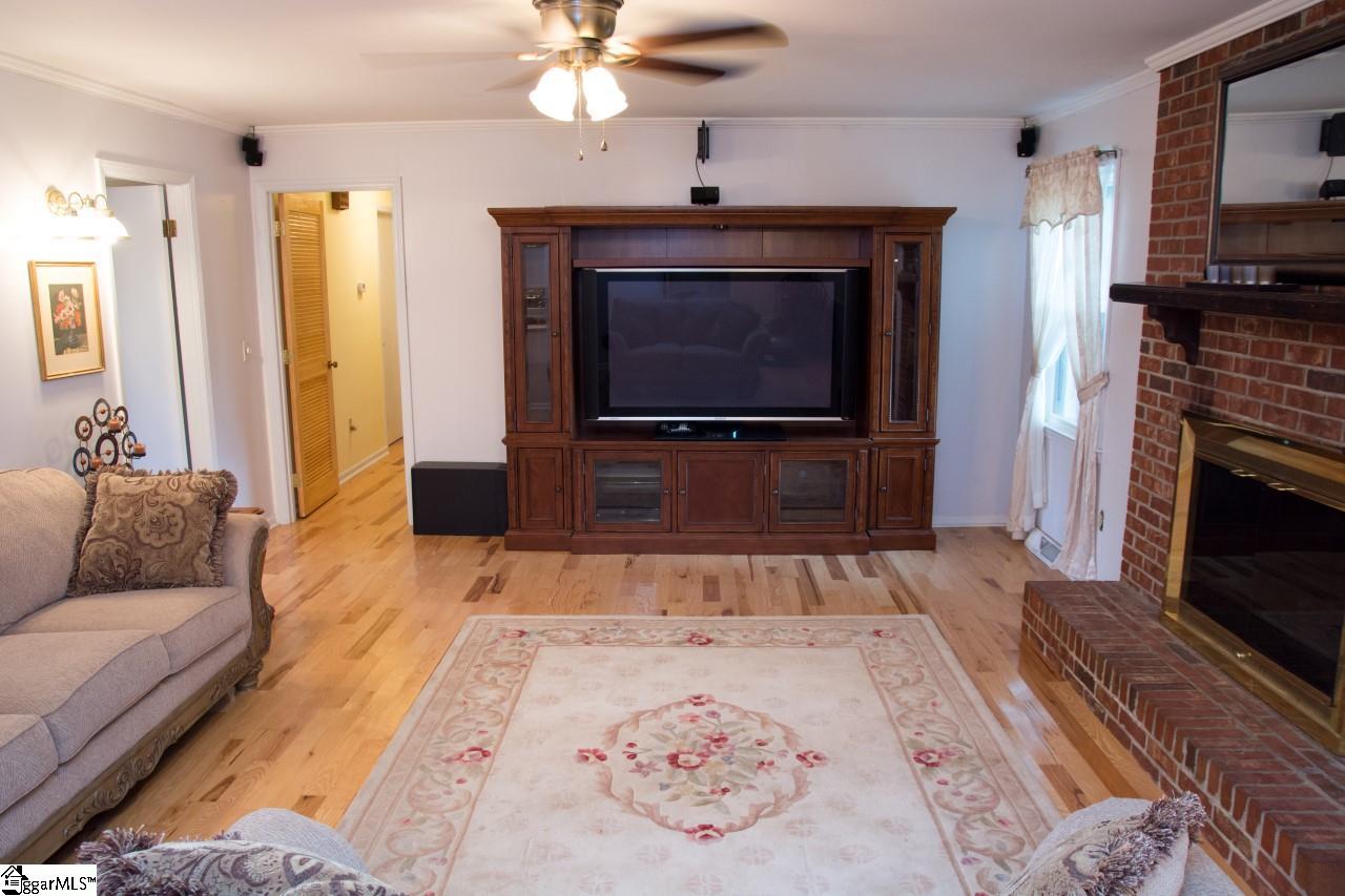 207 Springvale Drive Mauldin, SC 29662 - Photo 5 of 20 Gallery Image 5