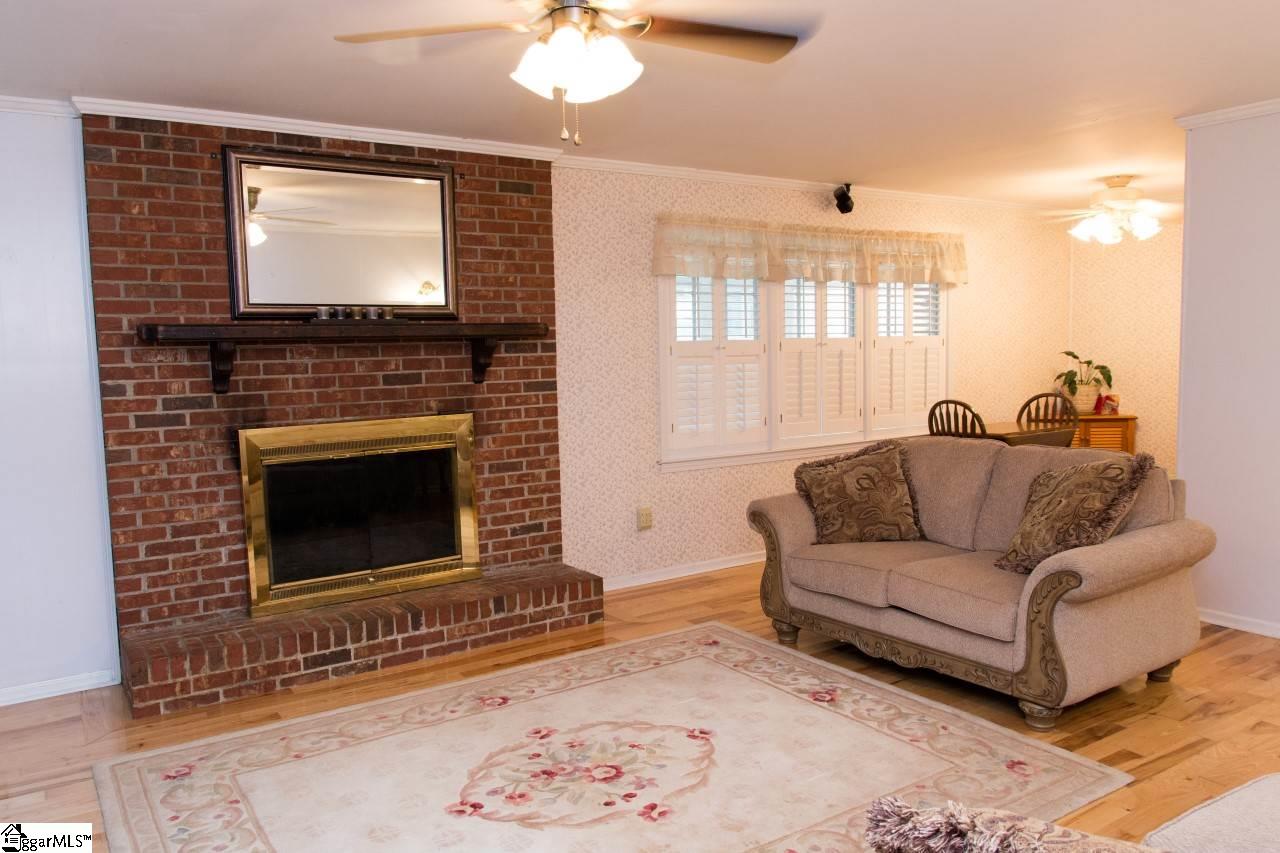 207 Springvale Drive Mauldin, SC 29662 - Photo 6 of 20 Gallery Image 6