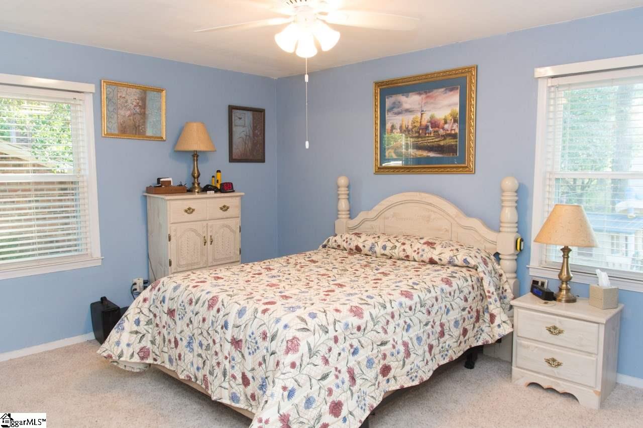 207 Springvale Drive Mauldin, SC 29662 - Photo 9 of 20 Gallery Image 9