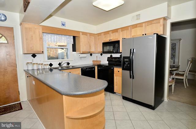 7003 Sontag Way Springfield, VA 22153 - Photo 17 of 30 Kitchen