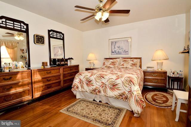 7003 Sontag Way Springfield, VA 22153 - Photo 18 of 30 Bedroom (Master)