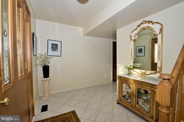 7003 Sontag Way Springfield, VA 22153 - Photo 8 of 30 Foyer