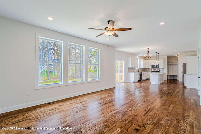 159 Commodore Road Manahawkin, NJ 08050 - Photo 13 of 39 109 Leeward Rd Stafford-small-016-014-10