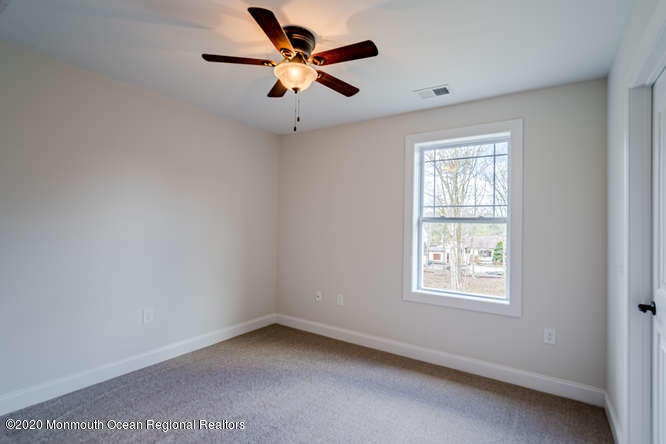159 Commodore Road Manahawkin, NJ 08050 - Photo 30 of 39 109 Leeward Rd Stafford-small-033-016-10