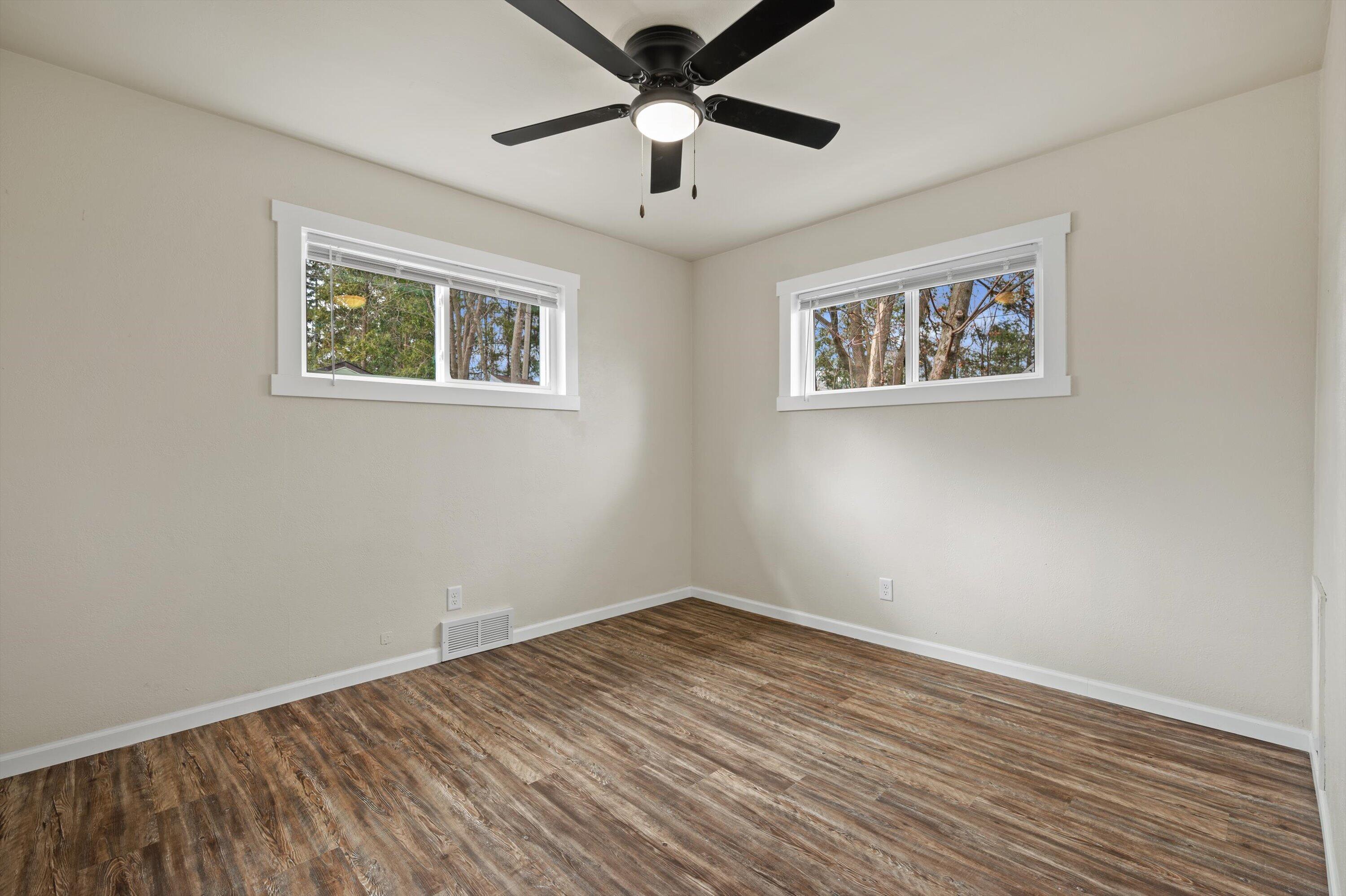 5375 North 64th Street Milwaukee, WI 53218 - Photo 12 of 23 16-Z62_5736