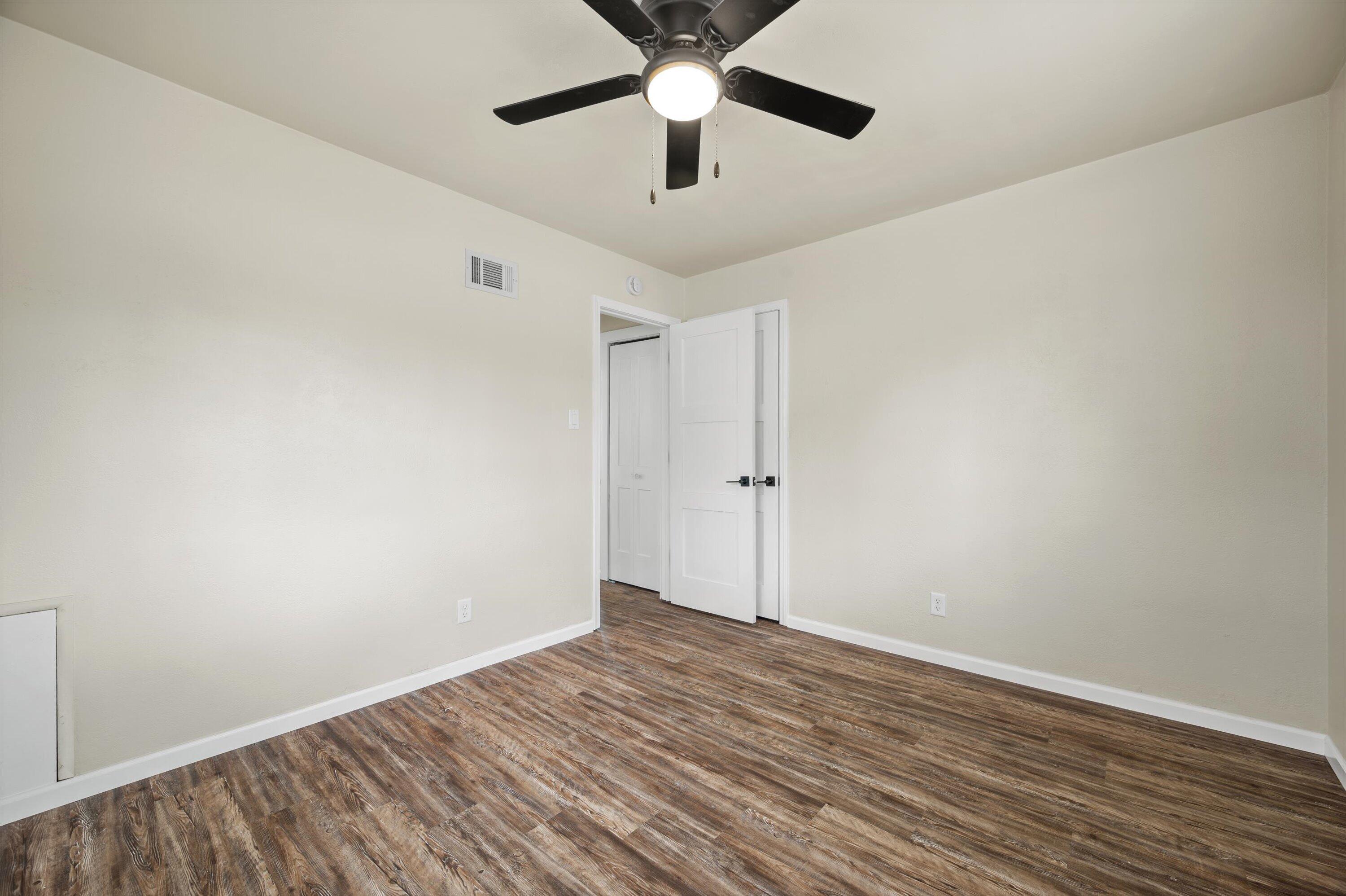 5375 North 64th Street Milwaukee, WI 53218 - Photo 13 of 23 17-Z62_5744