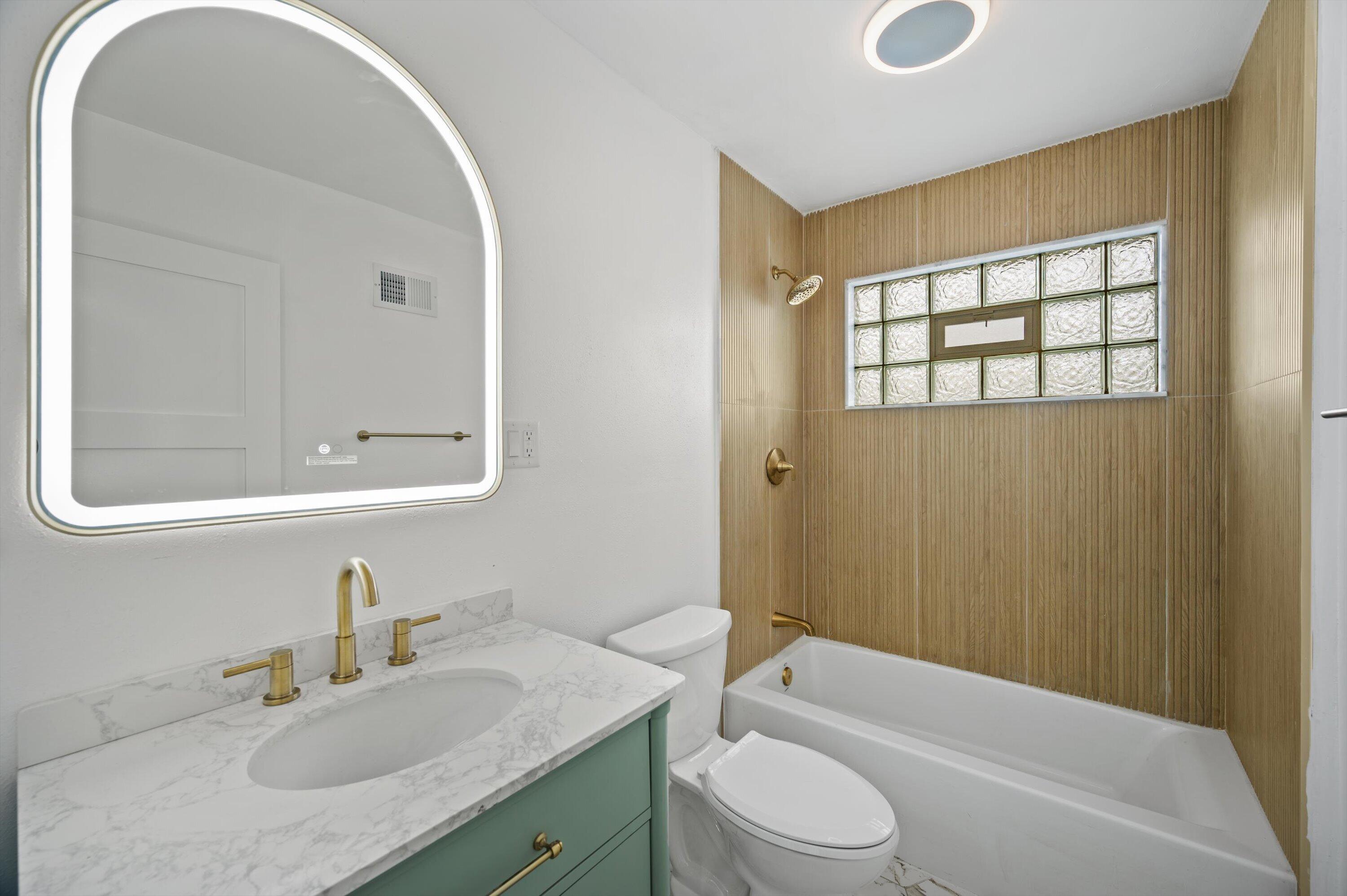 5375 North 64th Street Milwaukee, WI 53218 - Photo 14 of 23 18-Z62_5760