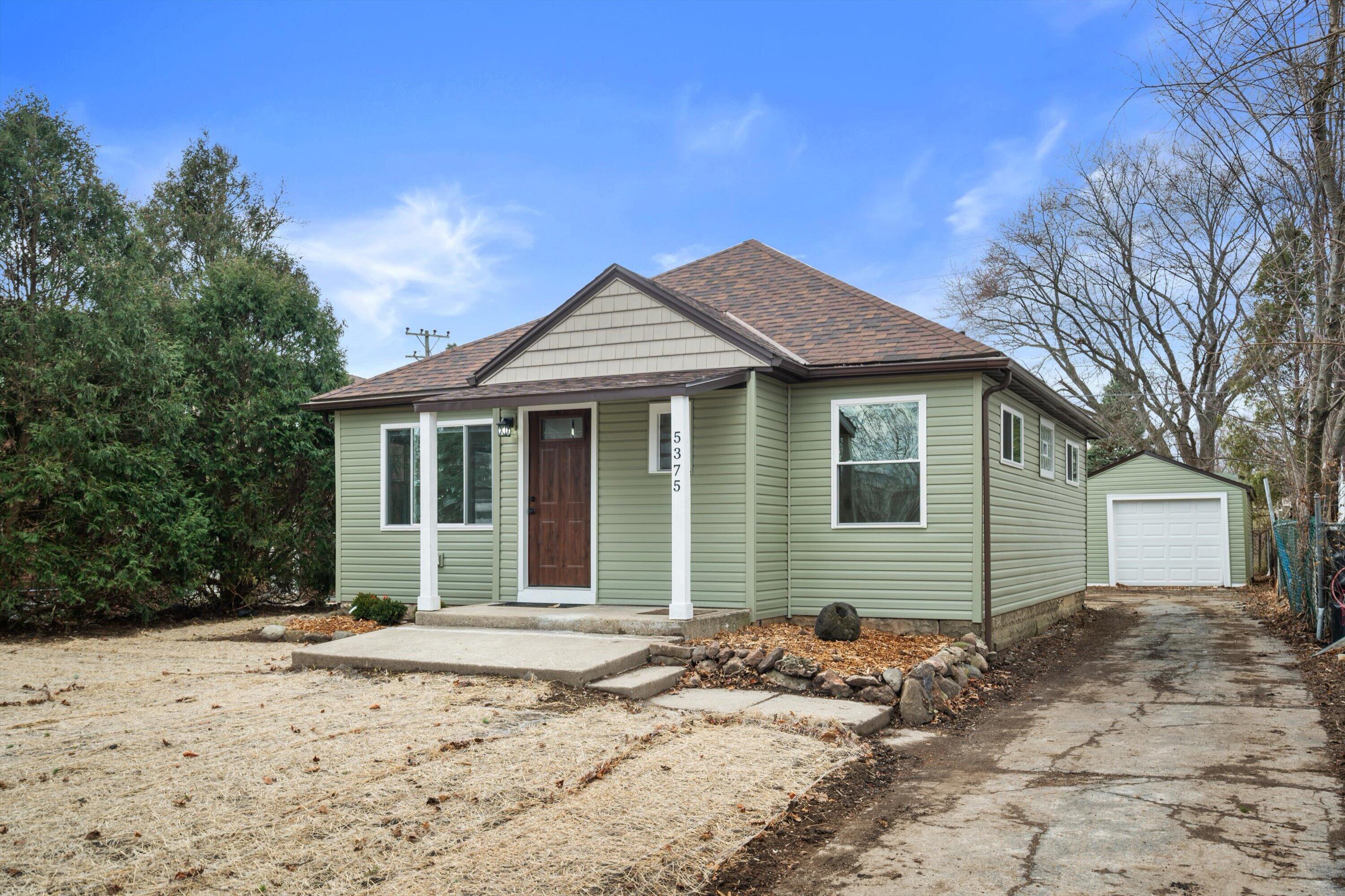 5375 North 64th Street Milwaukee, WI 53218 - Photo 2 of 23 02-Z62_5646