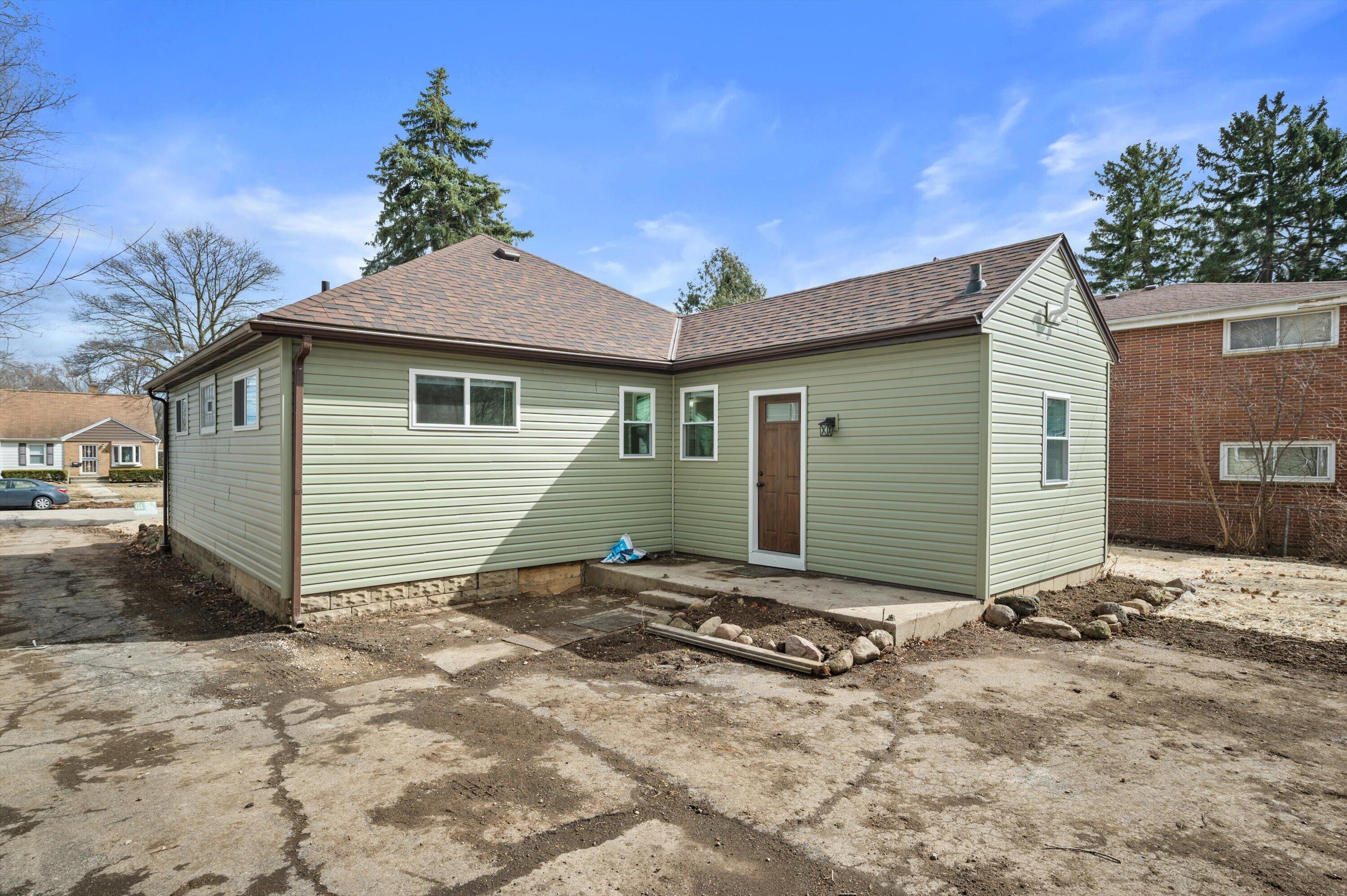 5375 North 64th Street Milwaukee, WI 53218 - Photo 22 of 23 06-Z62_5672