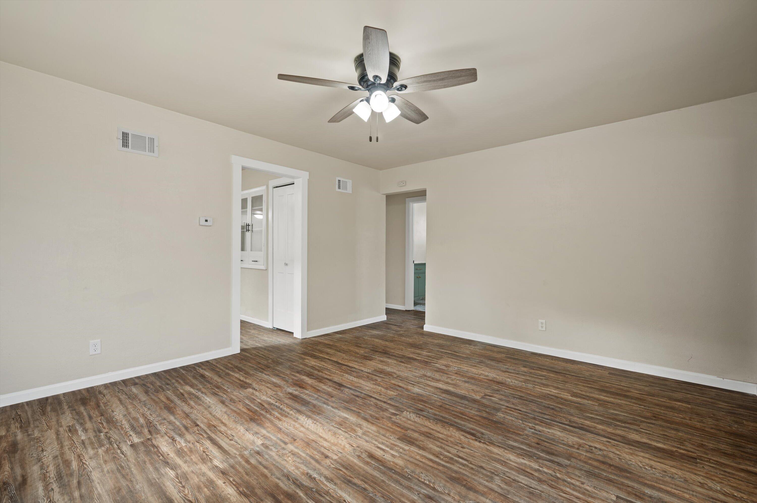 5375 North 64th Street Milwaukee, WI 53218 - Photo 5 of 23 10-Z62_5694