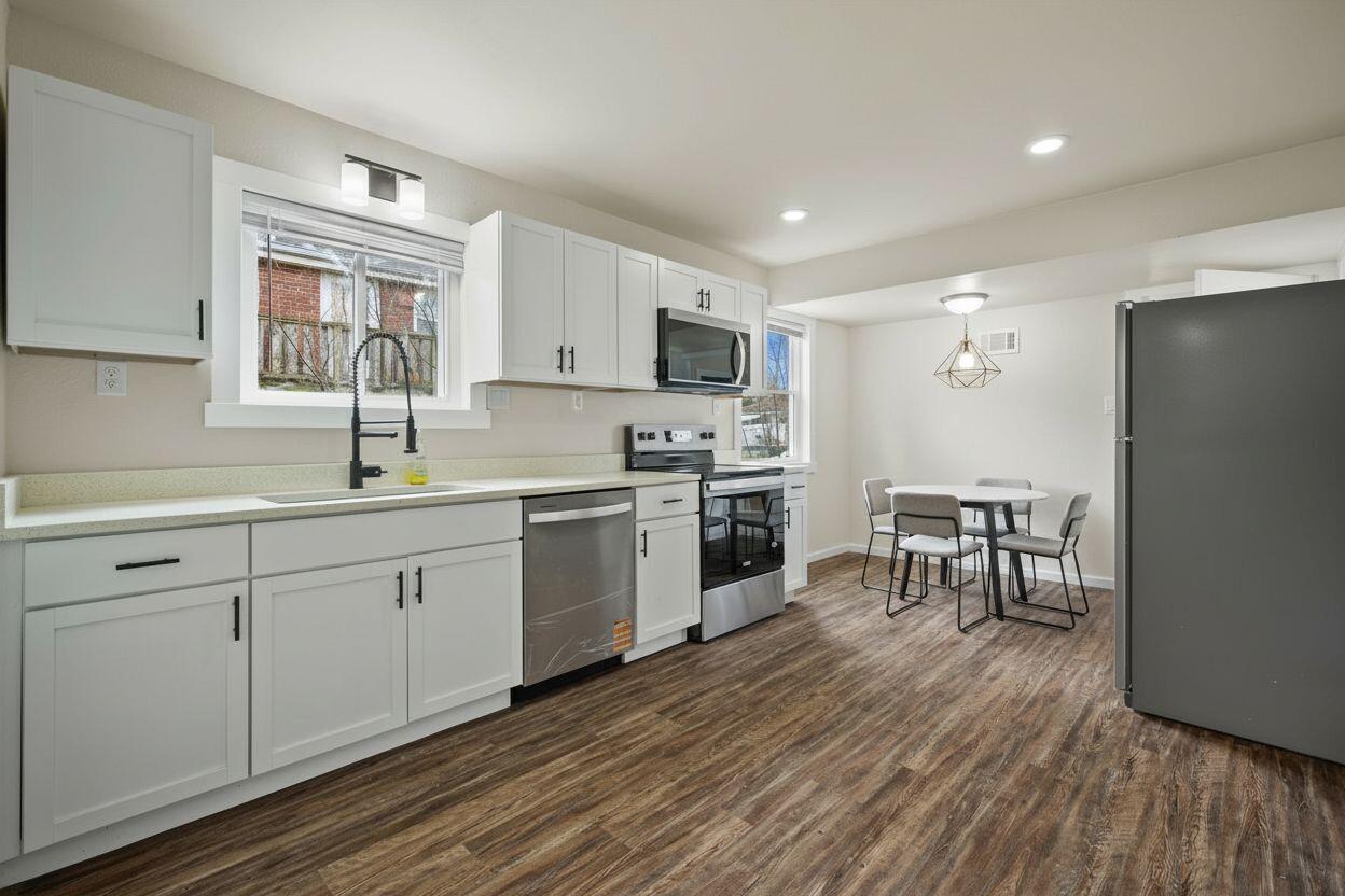 5375 North 64th Street Milwaukee, WI 53218 - Photo 7 of 23 0amkm4vwy5rmr0cwzj9rxy4sbr