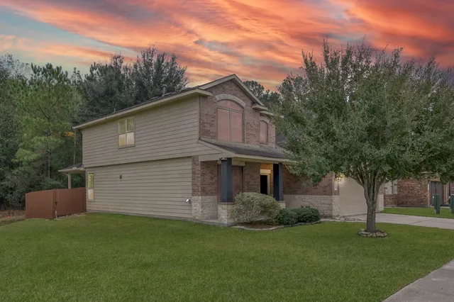 $2,350 | 9575 East Woodmark, Conroe, TX 77304